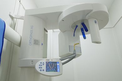 Clínica dental Amberes maquina para radiografía dental